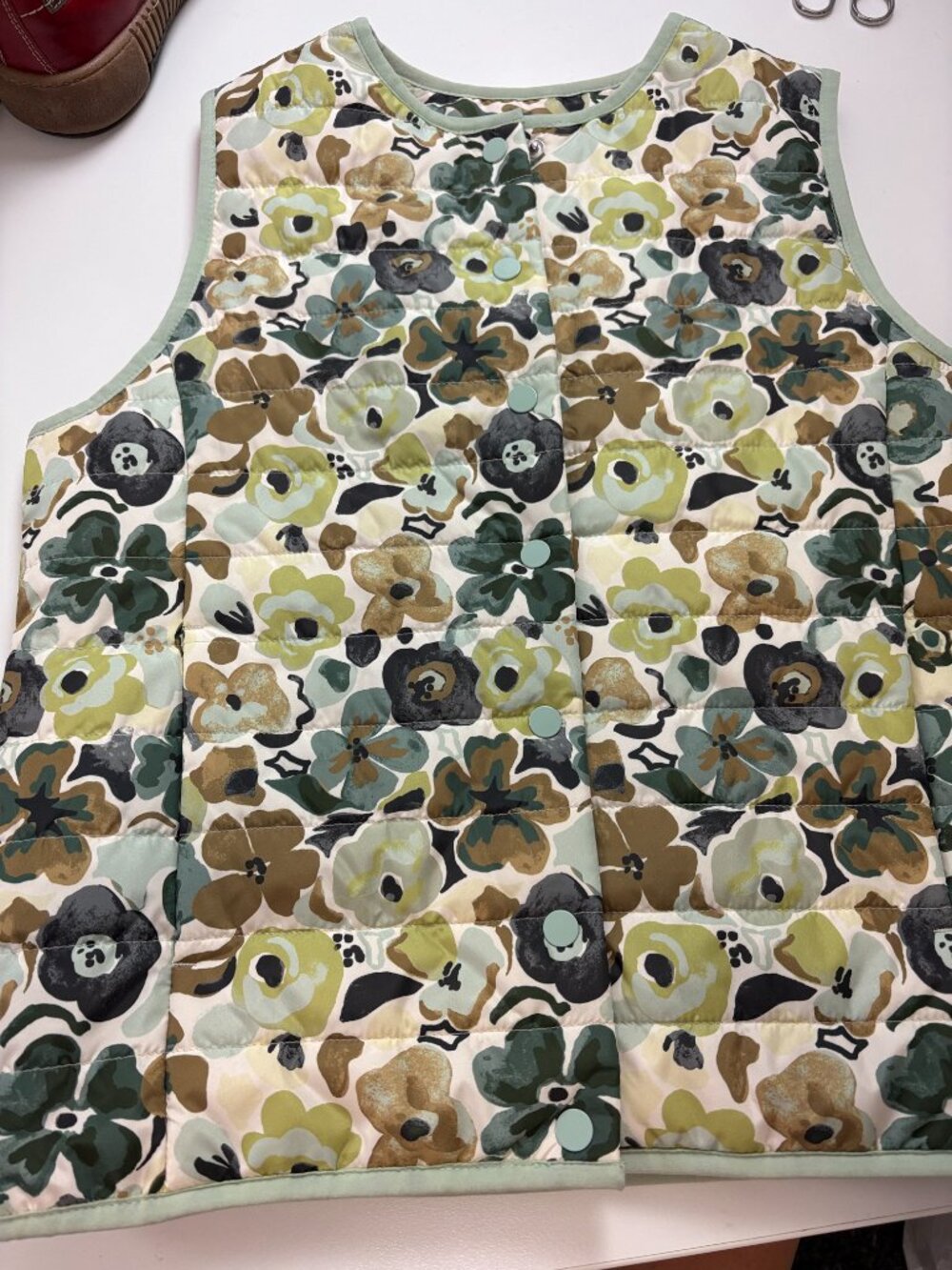Free Assembly Packable vest with Quilted Panels Sz 10/12 Youth
